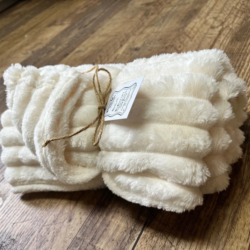 Rustic Rooster Plush Ribbed Throw Blanket Cream Ivory 40x55 soft light weight